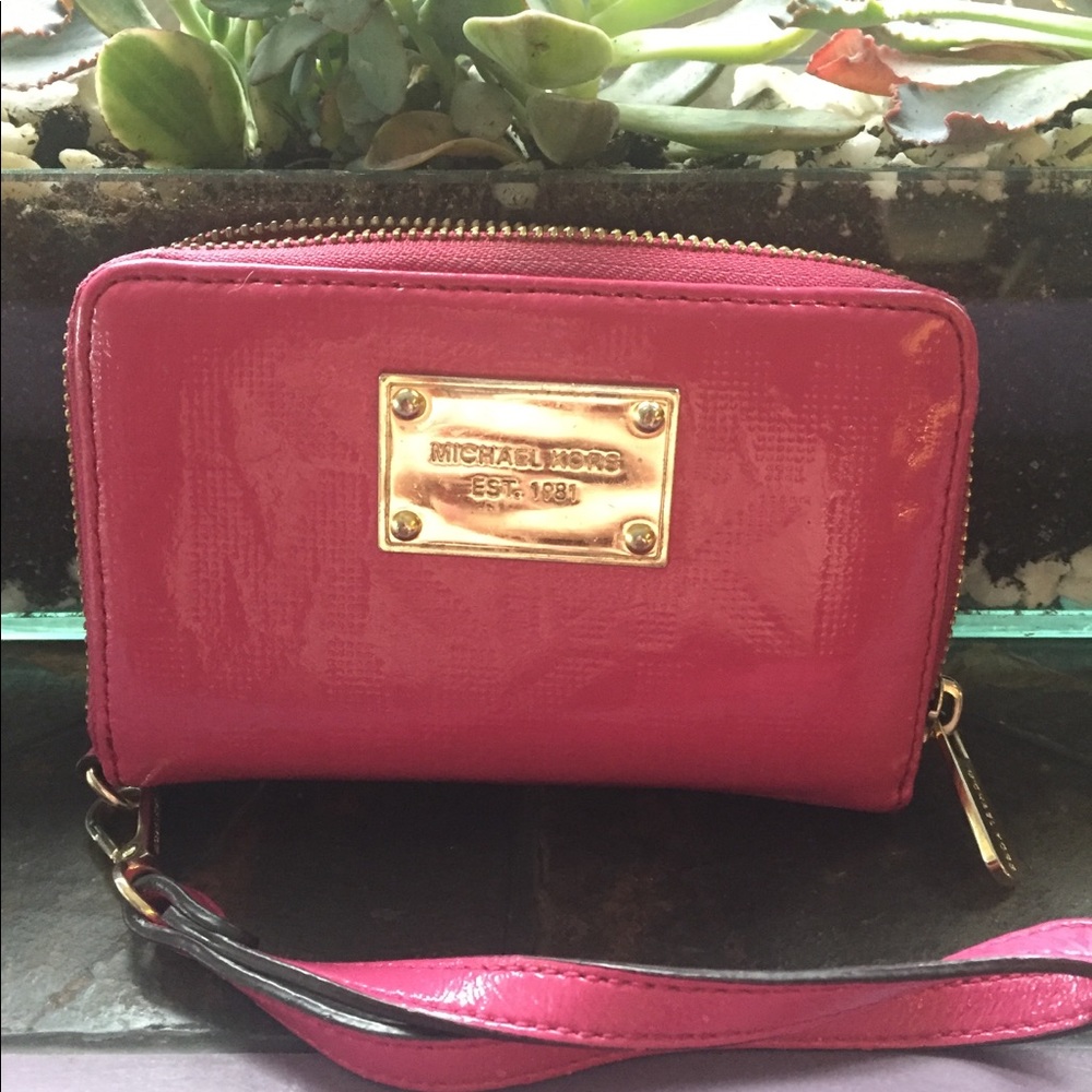 Michael Kors Wristlet Wallet